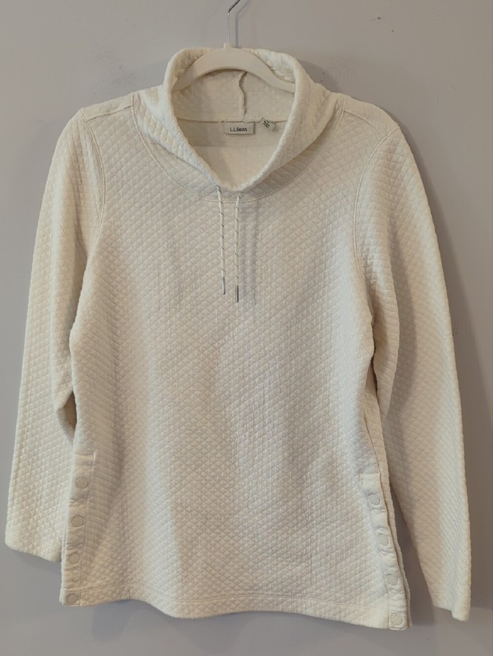 LL Bean Quilted Sweatshirt Cream size Medium 513186